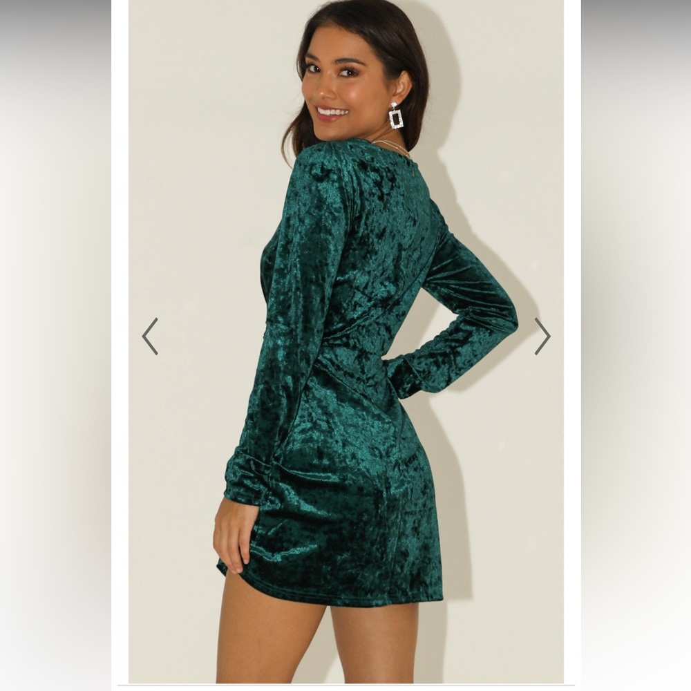 LIMO SONG DRESS IN EMERALD GREEN VELVET - Picture 5 of 8